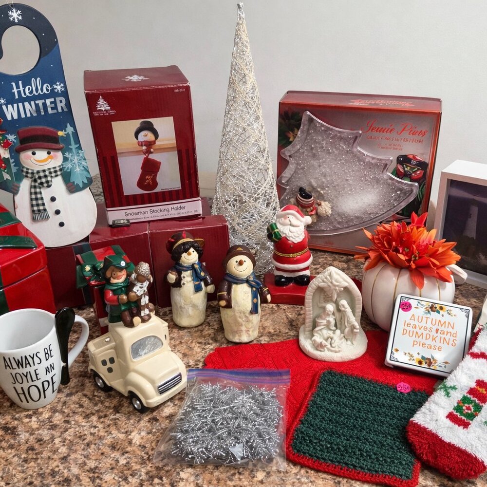Large Seasonal Décor Bundle – Christmas, Fall & Winter Home Accents (18 Items)